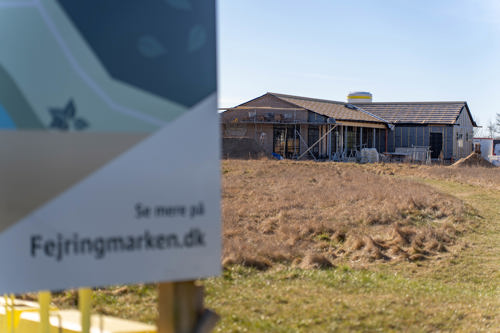 Billede af et byggeri, der er i gang på Fejring Marken.