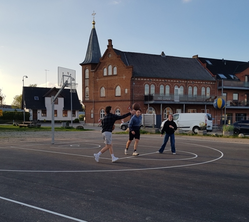 Et billede af Trykkeriparken, der viser parkens udvikling over tid.